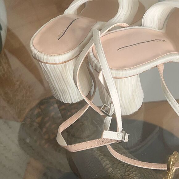 LOEFFLER RANDALL Reed Pearl Pleated Twist Heel - Picture 6 of 9